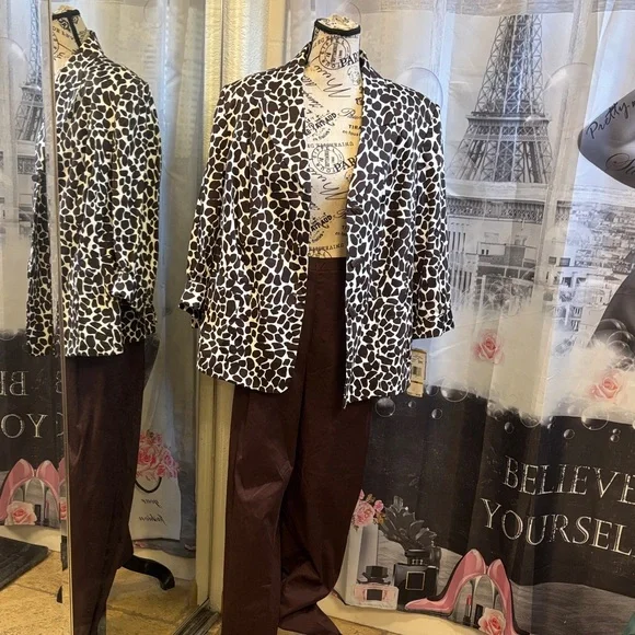 NWT Collections for Le Suit Chocolate and White Pant Suit Set - Picture 1 of 14